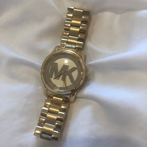 Real Michael Kors Watch in Gold with MK logo